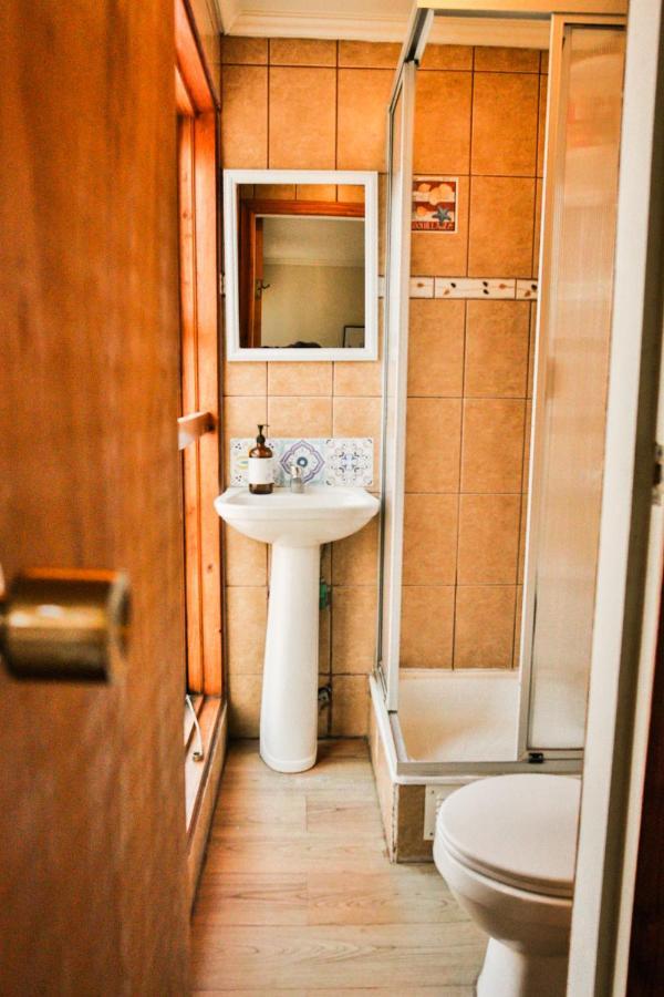Hostal Mito ヴァルパライソ エクステリア 写真