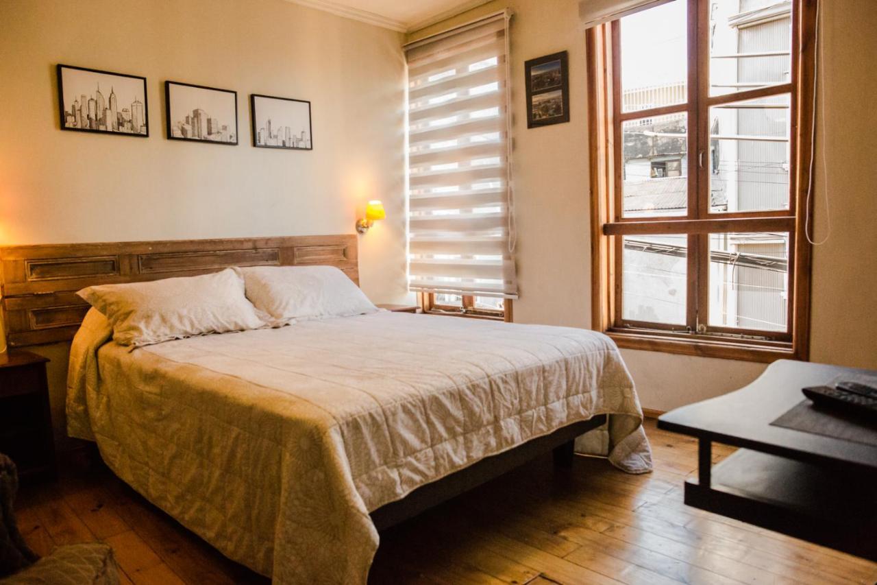 Hostal Mito ヴァルパライソ エクステリア 写真